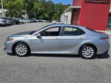 Used 2018 Toyota Camry LE image 2