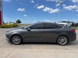 Used 2017 Ford Fusion SE w/ Fusion SE Technology Package image 4