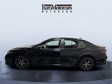 Used 2022 Toyota Camry SE image 2