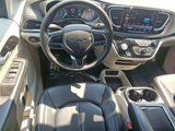 Used 2024 Chrysler Pacifica Touring-L image 2