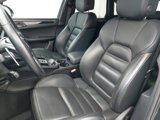 Certified 2023 Porsche Macan image 5