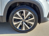 Certified 2022 Volkswagen Taos SE w/ Panoramic Sunroof Package image 5