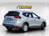Used 2018 Nissan Rogue SV image 4