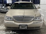 Used 2011 Lincoln Town Car Signature Limited image 3