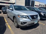 Used 2019 Nissan Pathfinder SL image 4