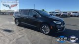 Used 2022 Chrysler Pacifica Touring-L w/ Uconnect Theater Family Group image 2