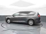 Used 2017 Chrysler Pacifica Touring-L image 4