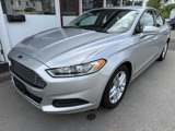 Used 2016 Ford Fusion SE image 2