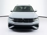 Used 2022 Volkswagen Tiguan SE image 2