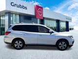 Used 2020 Nissan Pathfinder S image 2