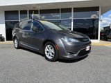 Used 2017 Chrysler Pacifica Touring-L w/ Tire & Wheel Group image 2