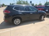 Used 2017 Nissan Rogue SV image 3