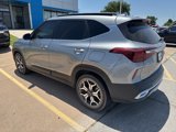 Used 2023 Kia Seltos EX image 2