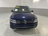 Used 2021 Volkswagen Tiguan SE w/ Panoramic Sunroof Package image 2