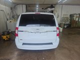 Used 2015 Chrysler Town & Country Touring image 4