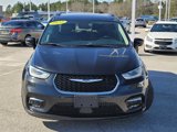 Used 2022 Chrysler Pacifica Touring-L image 2