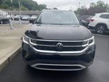 Certified 2024 Volkswagen Taos SEL image 4