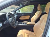Used 2020 Volvo XC60 T5 Momentum image 5
