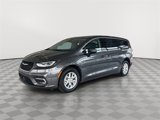 Used 2023 Chrysler Pacifica Touring-L image 6
