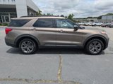 Used 2021 Ford Explorer XLT w/ Equipment Group 202A image 3