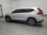 Used 2017 Nissan Rogue SL image 3