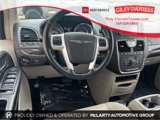 Used 2015 Chrysler Town & Country Touring-L w/ Driver Convenience Group image 2