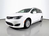 Used 2018 Chrysler Pacifica Touring-L image 3