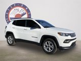 New 2025 Jeep Compass Latitude image 2