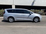 Used 2023 Chrysler Pacifica Touring-L image 3