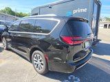 Used 2025 Chrysler Pacifica Pinnacle image 3