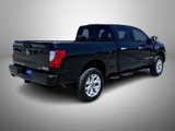 Used 2021 Nissan Titan SV w/ SV Convenience Package image 5