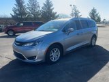 Used 2020 Chrysler Pacifica Touring-L image 4