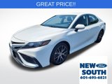 Used 2023 Toyota Camry SE image 1