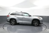 Certified 2018 Toyota Highlander LE image 5