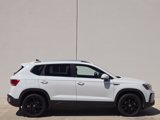 New 2024 Volkswagen Taos SE image 3