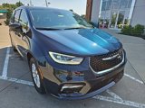 Used 2023 Chrysler Pacifica Touring-L image 5