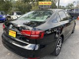Used 2017 Volkswagen Jetta SE image 4