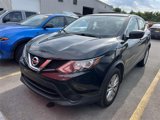 Used 2017 Nissan Rogue Sport S image 2