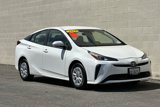Used 2019 Toyota Prius L Eco image 2