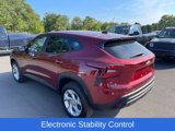 Used 2025 Chevrolet Trax LS w/ LS Convenience Package image 5