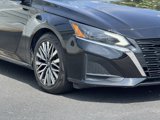 Used 2023 Nissan Altima 2.5 SV image 2
