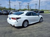 Used 2023 Toyota Camry SE image 2