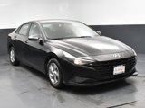 Used 2021 Hyundai Elantra SE image 2