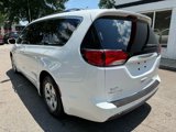 Used 2017 Chrysler Pacifica Touring-L Plus image 2