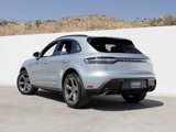 Certified 2022 Porsche Macan image 3