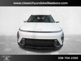New 2025 Hyundai Kona SE image 2