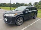 Used 2017 Toyota Highlander XLE image 2