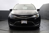 Used 2018 Chrysler Pacifica Touring-L Plus image 2