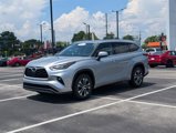 Certified 2020 Toyota Highlander XLE image 1