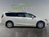 Used 2017 Chrysler Pacifica Touring-L image 6